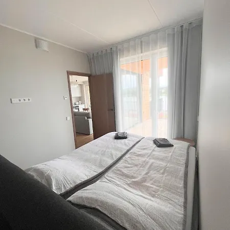 Raeaema 7d-2 Suure Roduga Kahetoaline Kuelaliskorter Joe Aeaeres Lägenhet Pärnu