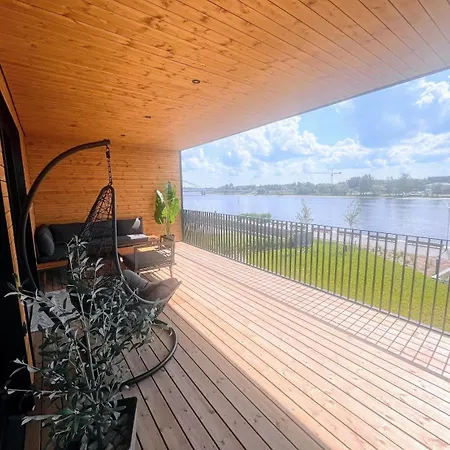 Raeaema 7d-2 Suure Roduga Kahetoaline Kuelaliskorter Joe Aeaeres * Pärnu