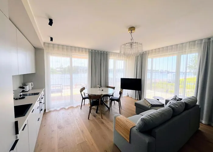 Apartman Raeaema 7d-2 Suure Roduga Kahetoaline Kuelaliskorter Joe Aeaeres Parnu