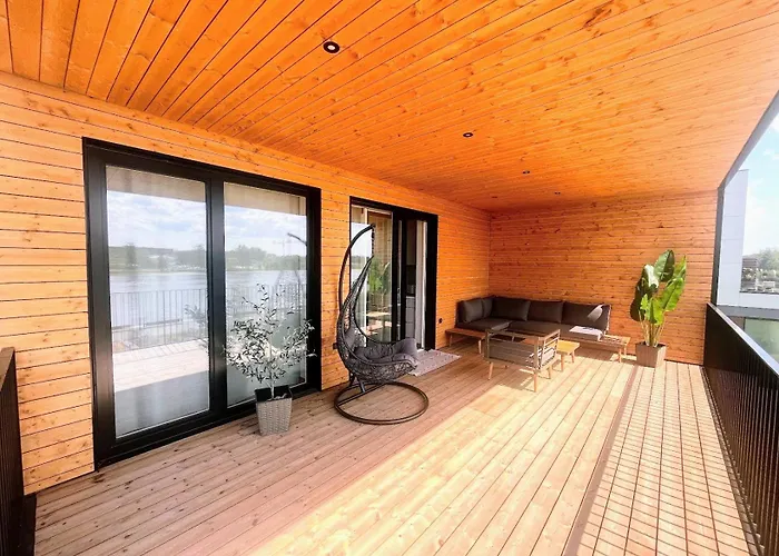 Raeaema 7d-2 Suure Roduga Kahetoaline Kuelaliskorter Joe Aeaeres Apartman Parnu